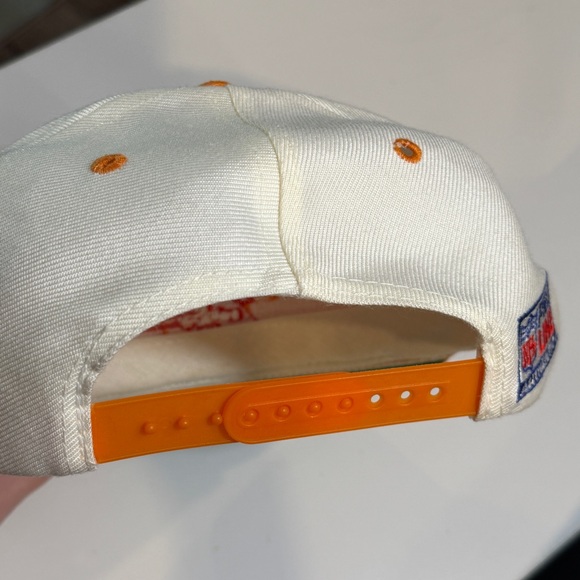 Tampa Bay Buccaneers Logo Athletic 90s Sharktooth Snapback Vintage Orange Hat - Picture 12 of 14